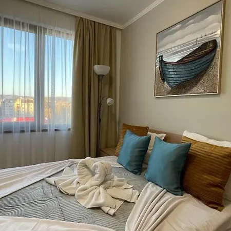 Summer Breeze 506 Private Sunny Apartment *